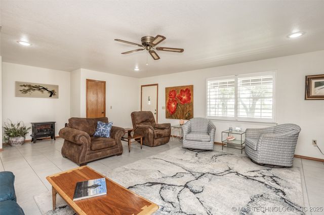 1194 Smiser Road, Calera, OK 74730