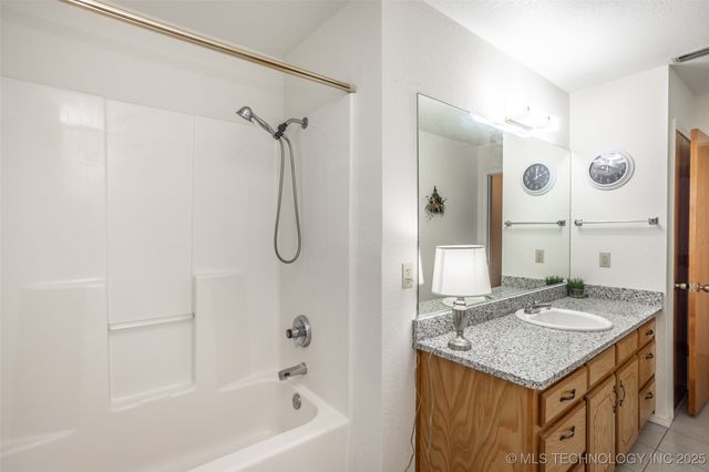 1194 Smiser Road, Calera, OK 74730