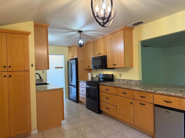 10559 Olson Dr, Rancho Cordova, CA 95670