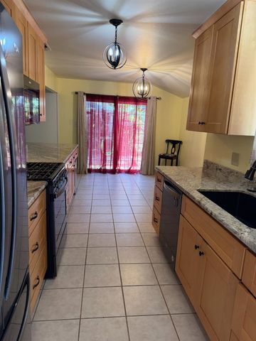 10559 Olson Dr, Rancho Cordova, CA 95670