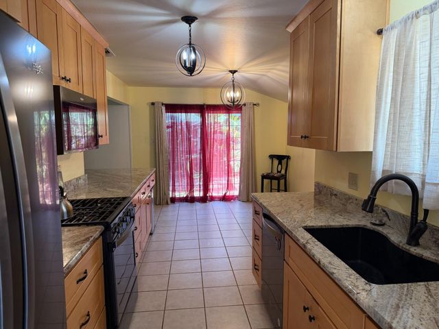 10559 Olson Dr, Rancho Cordova, CA 95670