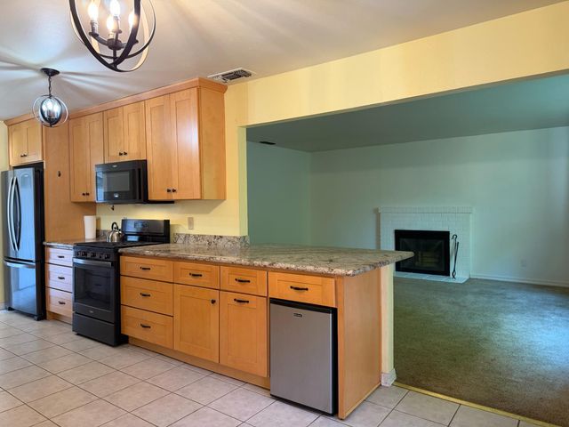 10559 Olson Dr, Rancho Cordova, CA 95670