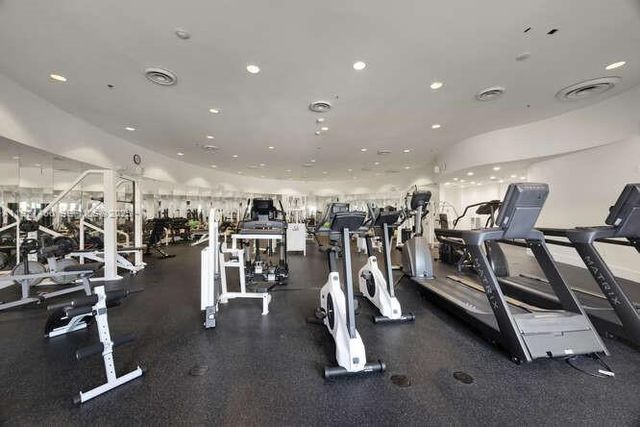 5600 Collins Ave 4H, Miami Beach, FL 33140