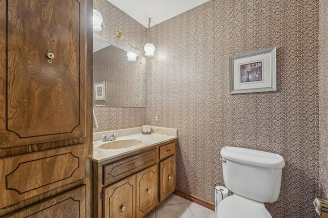 9243 Deepwater Drive, Montgomery, TX 77356