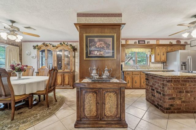 9243 Deepwater Drive, Montgomery, TX 77356