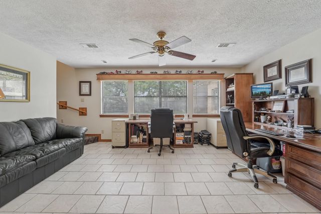 9243 Deepwater Drive, Montgomery, TX 77356