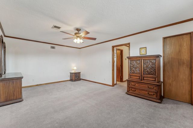 9243 Deepwater Drive, Montgomery, TX 77356