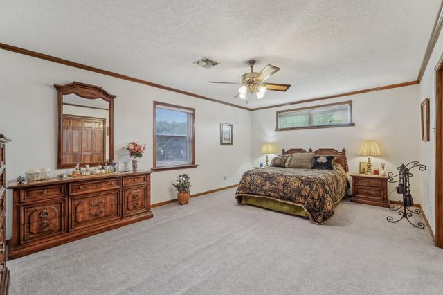 9243 Deepwater Drive, Montgomery, TX 77356