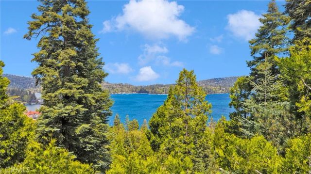 325 Mittry, Lake Arrowhead, CA 92352
