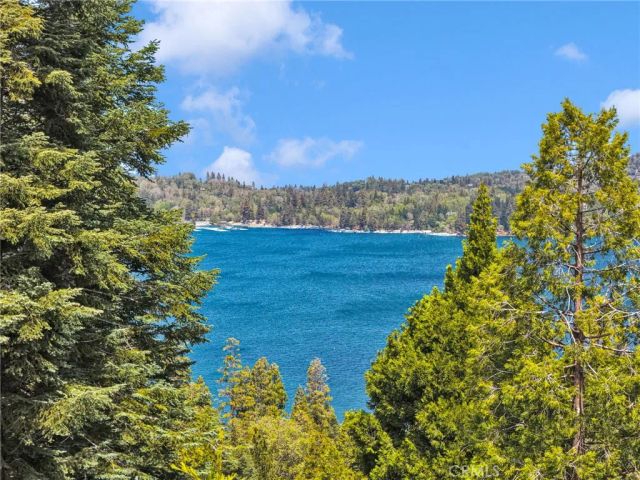 325 Mittry, Lake Arrowhead, CA 92352
