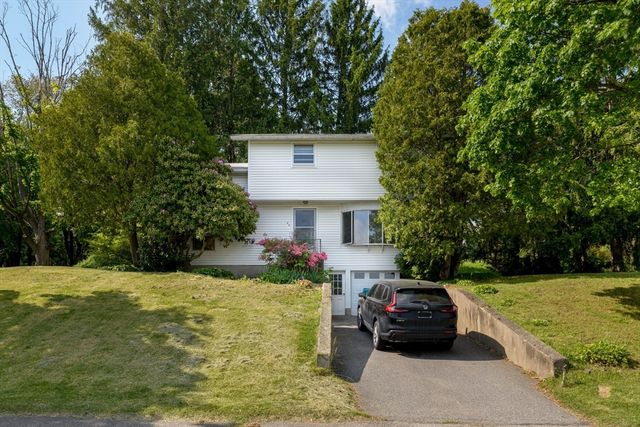44 Fort Meadow Drive, Hudson, MA 01749