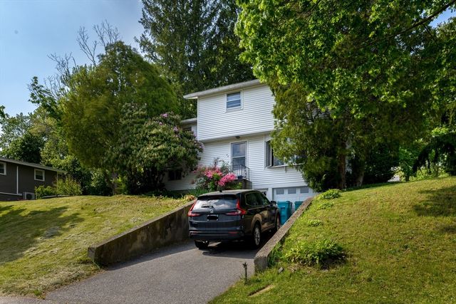 44 Fort Meadow Drive, Hudson, MA 01749
