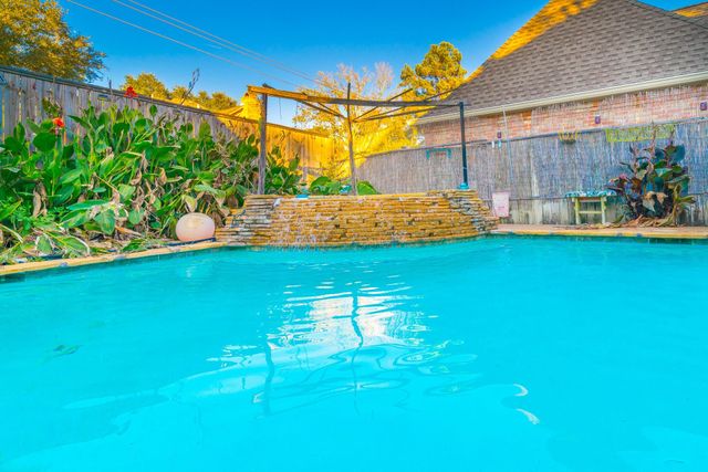 15738 Fleetwood Oaks Drive, Houston, TX 77079