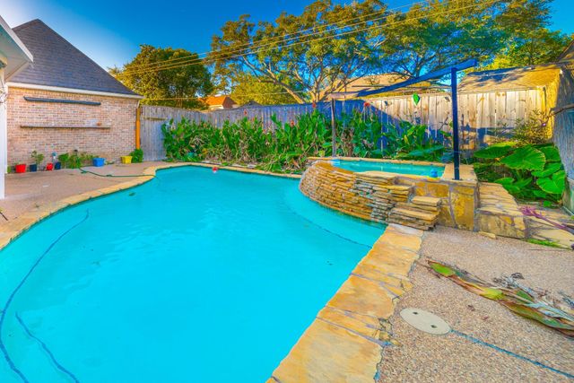 15738 Fleetwood Oaks Drive, Houston, TX 77079