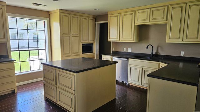 824 E 8th Street, Rector, AR 72461