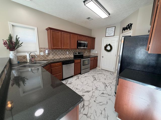 335 Newcastle Lane, Winchester, KY 40391