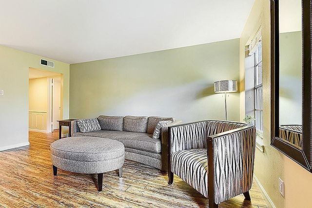 361 N Post Oak Lane 241, Houston, TX 77024