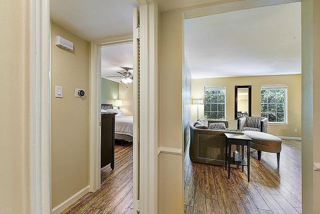 361 N Post Oak Lane 241, Houston, TX 77024