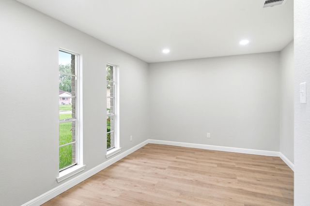 9002 San Jose Avenue, Texas City, TX 77591