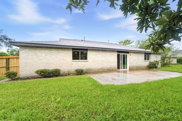 9002 San Jose Avenue, Texas City, TX 77591