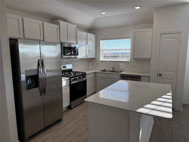 515 Avre LOOP, Kyle, TX 78640