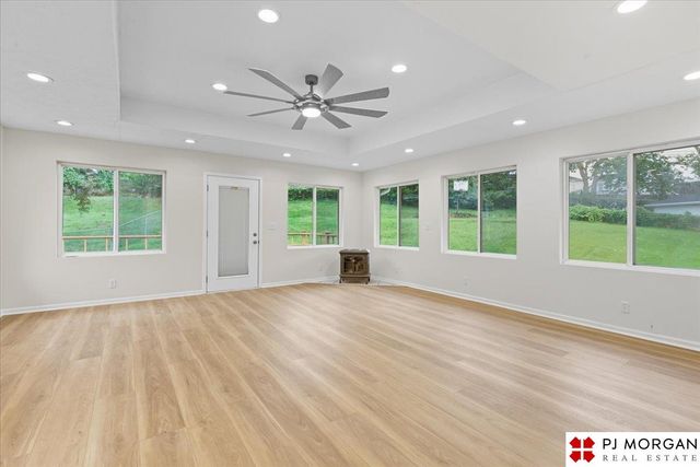 8006 Groves Circle, Omaha, NE 68147