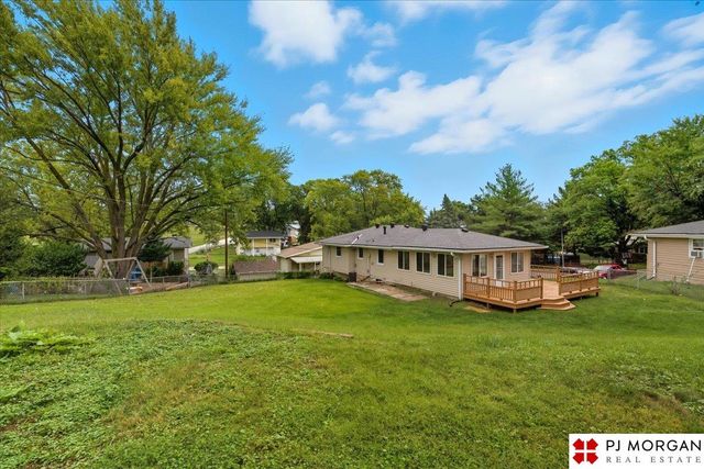 8006 Groves Circle, Omaha, NE 68147