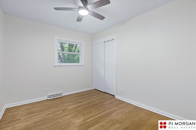 8006 Groves Circle, Omaha, NE 68147