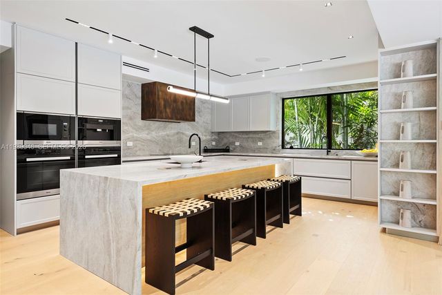 128 Ocean Blvd, Golden Beach, FL 33160