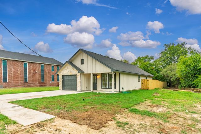 2208 Mill Street, Greenville, TX 75401