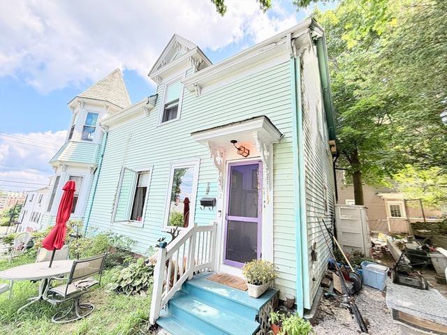 2 Abbott St, Haverhill, MA 01835