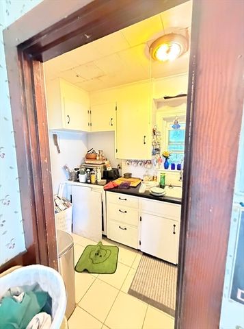 2 Abbott St, Haverhill, MA 01835