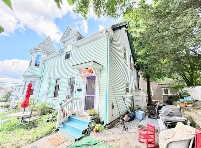 2 Abbott St, Haverhill, MA 01835