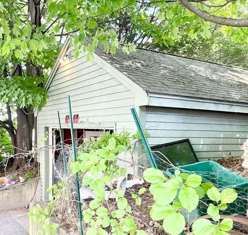 2 Abbott St, Haverhill, MA 01835