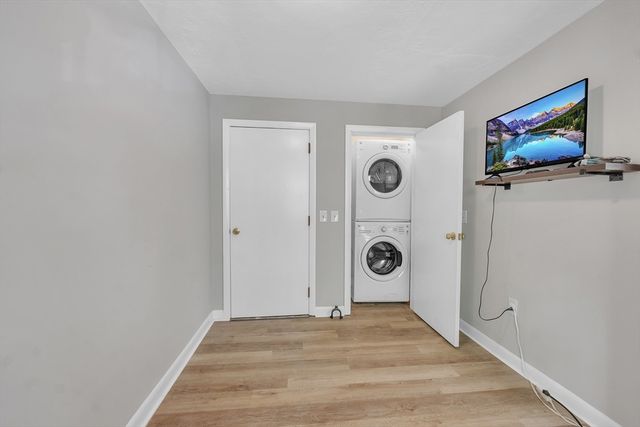 11 Nixon Ave, Worcester, MA 01603