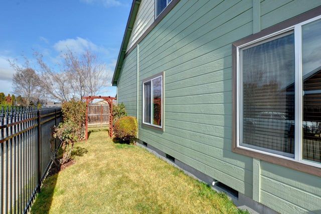 3717 Amelia Way, White City, OR 97503