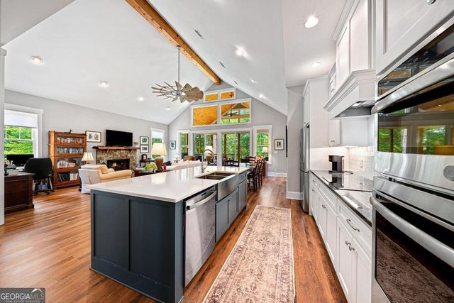 81 Shea Drive, Hartwell, GA 30643
