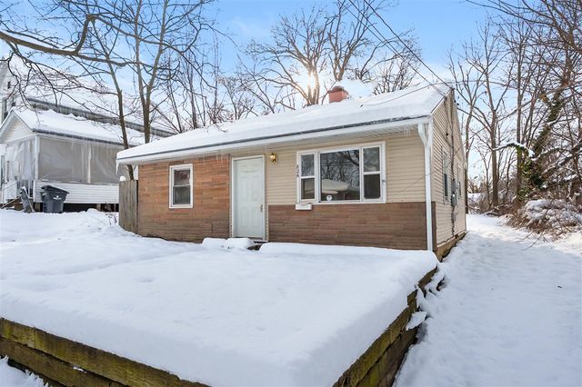 826 Fulton Street, Kalamazoo, MI 49001