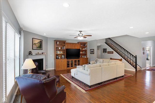 11947 Avedon Way, Zionsville, IN 46077