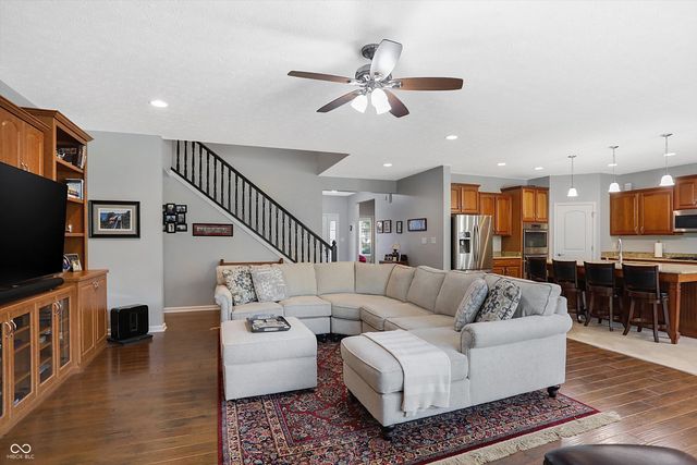 11947 Avedon Way, Zionsville, IN 46077