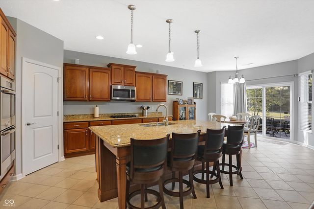 11947 Avedon Way, Zionsville, IN 46077