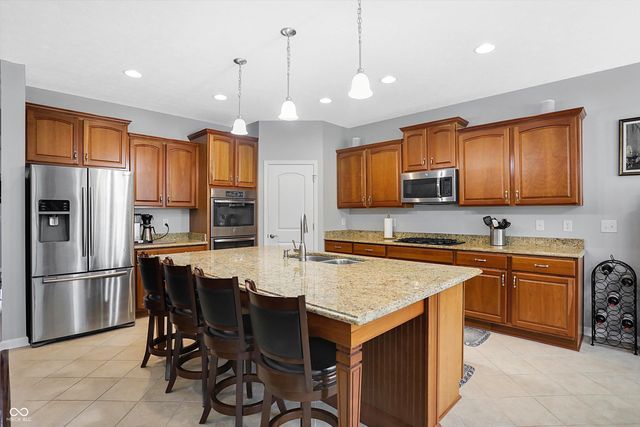 11947 Avedon Way, Zionsville, IN 46077