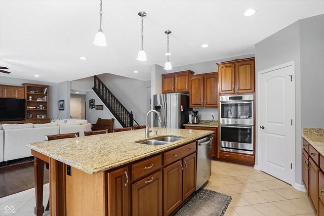 11947 Avedon Way, Zionsville, IN 46077