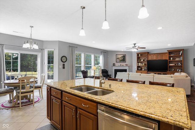 11947 Avedon Way, Zionsville, IN 46077