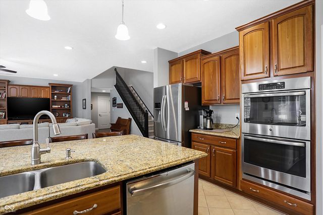 11947 Avedon Way, Zionsville, IN 46077