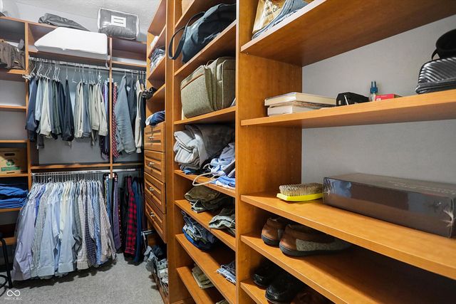 11947 Avedon Way, Zionsville, IN 46077