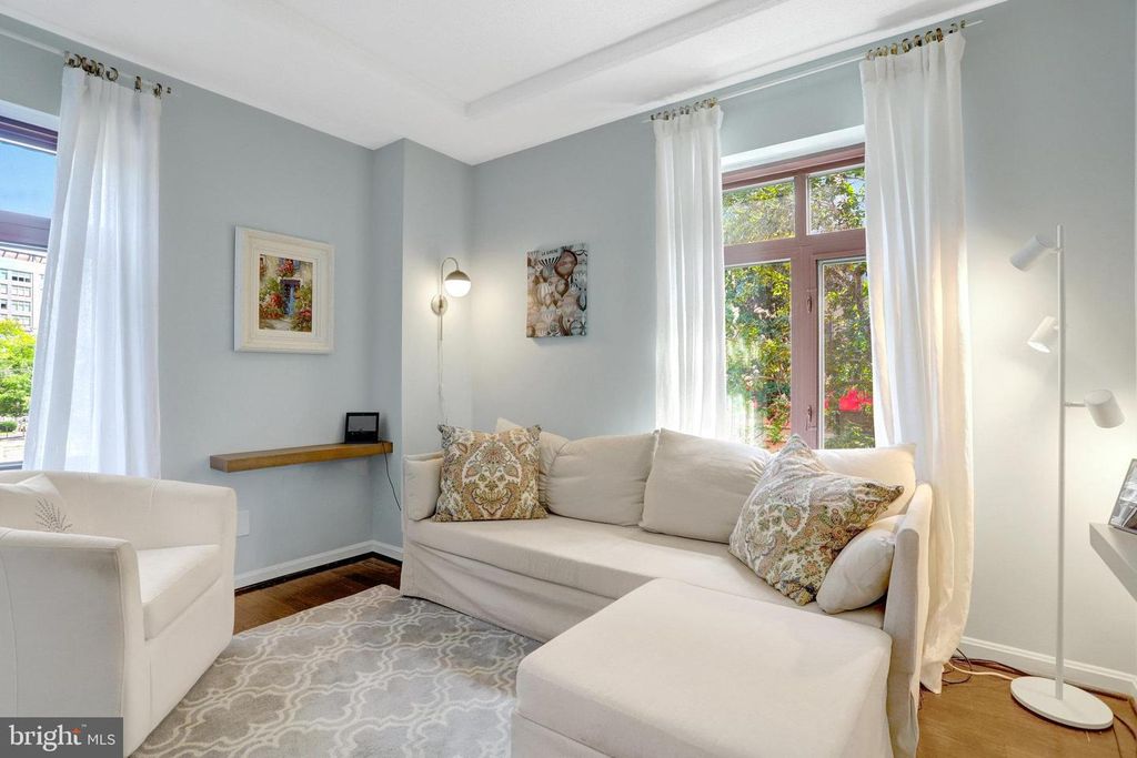 2400 CLARENDON BLVD #105, Arlington, VA 22201