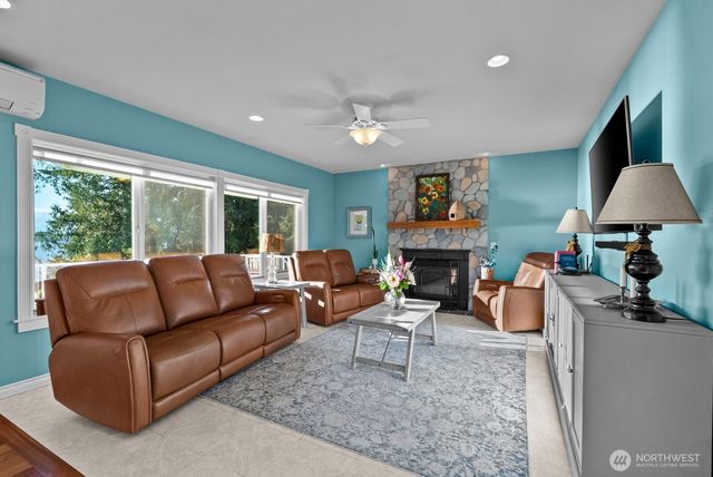 2717 E Lidstrom Hill Road, Port Orchard, WA 98366