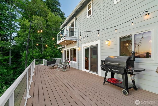 2717 E Lidstrom Hill Road, Port Orchard, WA 98366