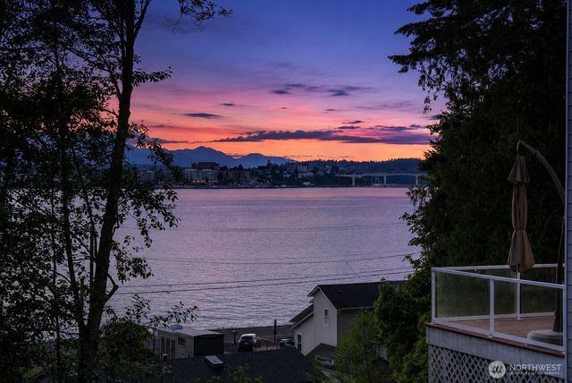 2717 E Lidstrom Hill Road, Port Orchard, WA 98366